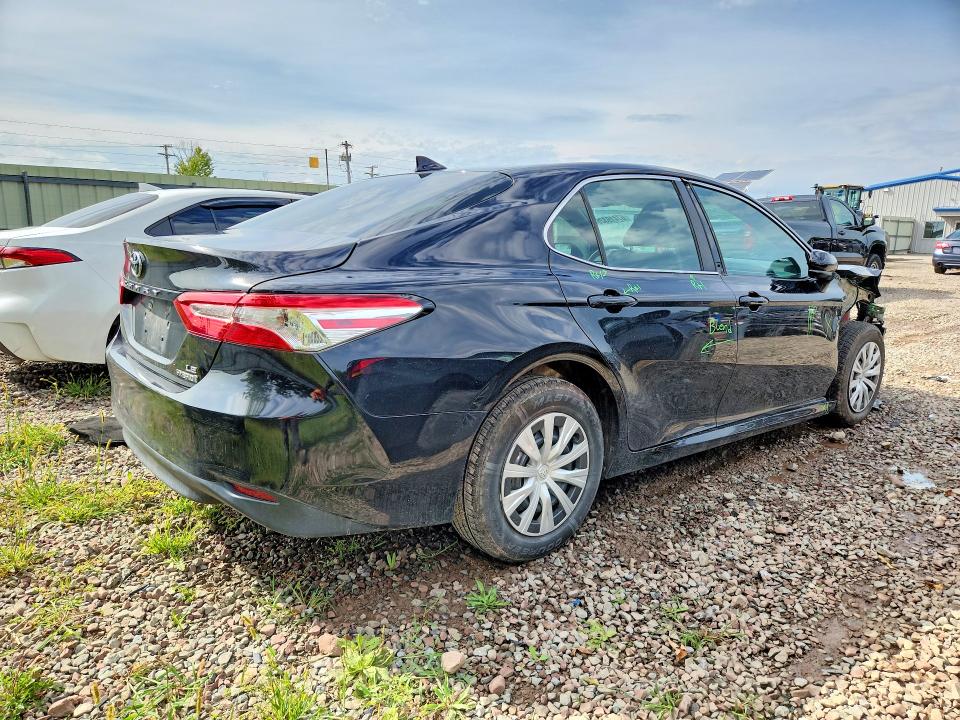 Photo 3 from auction – 2020 TOYOTA CAMRY with VIN 4T1C31AK2LU526505