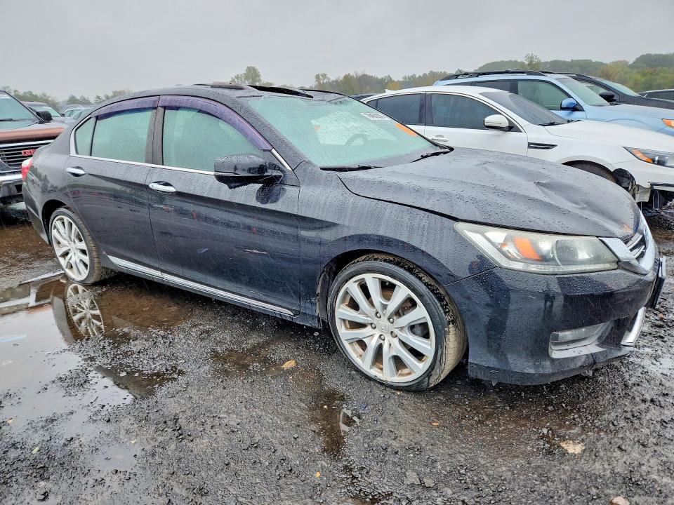 Photo 4 from auction – 2015 HONDA ACCORD with VIN 1HGCR2F78FA195952