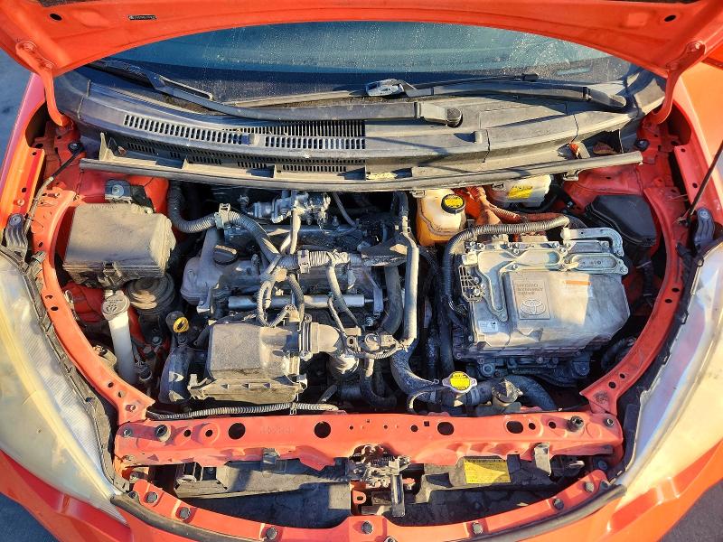 Photo 11 from auction – 2014 TOYOTA PRIUS C with VIN JTDKDTB35E1079995