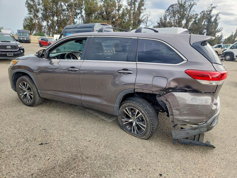 Foto 2 de la subasta – 2017 TOYOTA HIGHLANDER con VIN 5TDZZRFH7HS198308