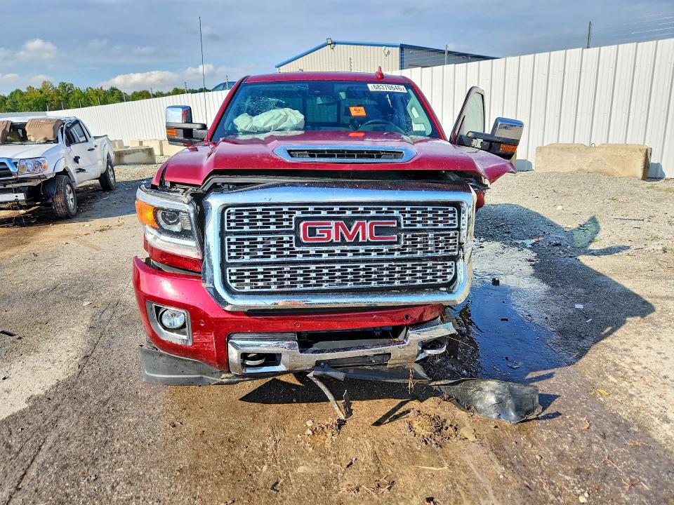 Снимка 5 от търг – 2018 GMC SIERRA с VIN 1GT12UEY0JF141301
