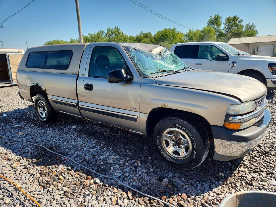Photo 4 from auction – 2000 CHEVROLET SILVERADO with VIN 1GCEC14W2YE299135