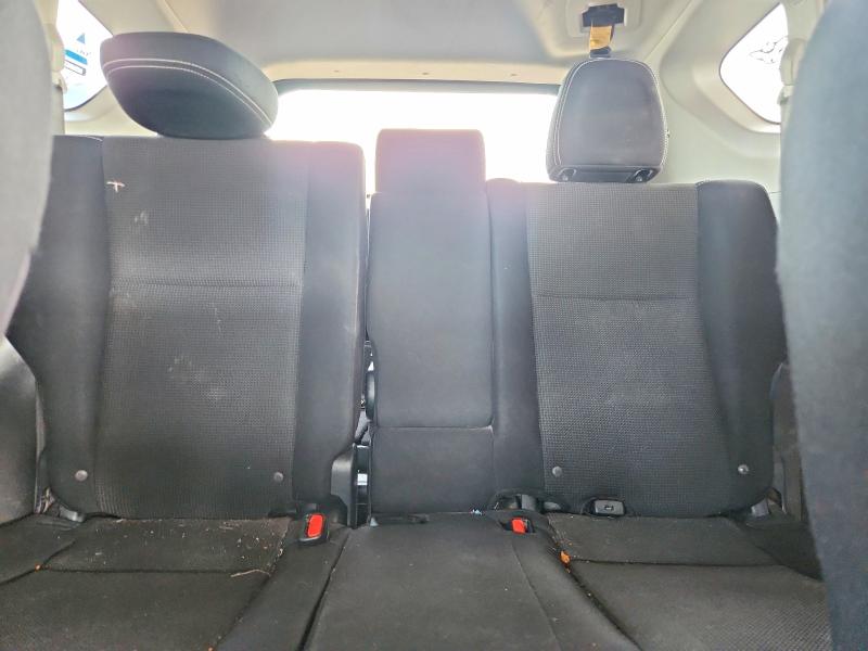 Photo 10 from auction – 2016 TOYOTA RAV4 with VIN JTMWFREV3GD090846
