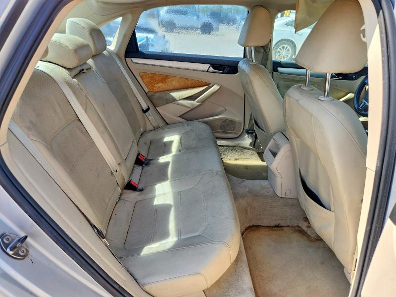 Photo 10 from auction – 2012 VOLKSWAGEN PASSAT with VIN 1VWBH7A35CC049360