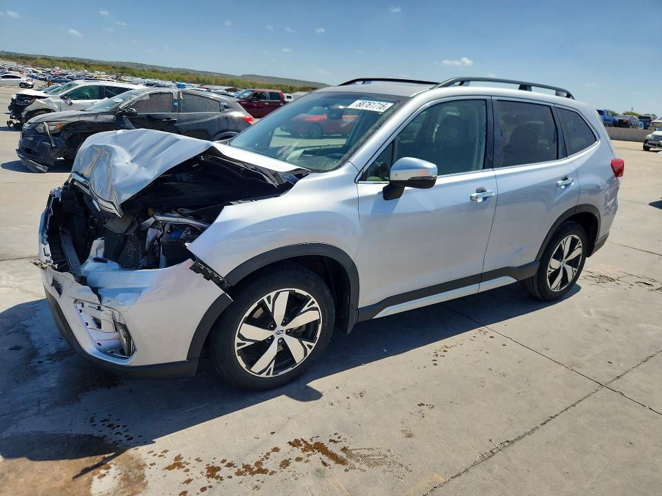 SUBARU FORESTER 2019 with VIN JF2SKAWC0KH445578 - Photo from auction
