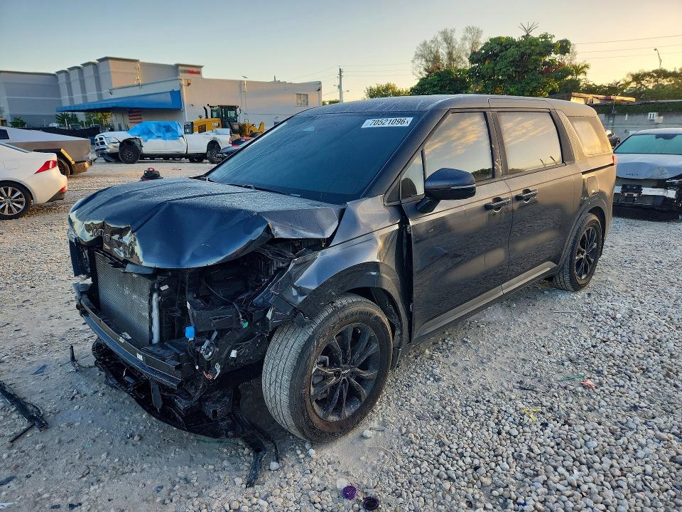 KIA CARNIVAL 2023 with VIN KNDNB4H31P6260467 - Photo from auction
