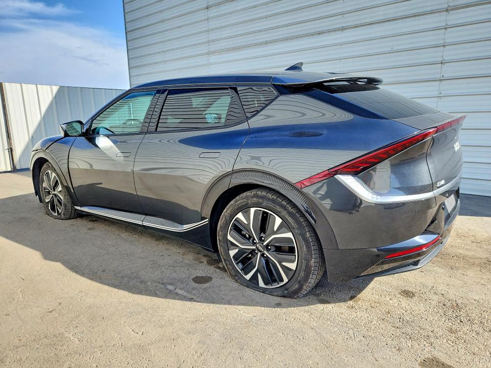 Снимка 2 от търг – 2023 KIA EV6 с VIN KNDC34LA9P5111630