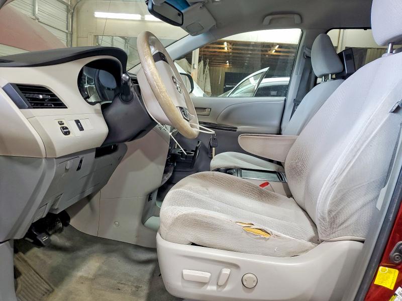 Снимка 7 от търг – 2012 TOYOTA SIENNA с VIN 5TDKK3DCXCS224841