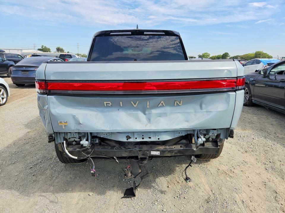 Photo 6 from auction – 2023 RIVIAN R1T with VIN 7FCTGAAA5PN023870