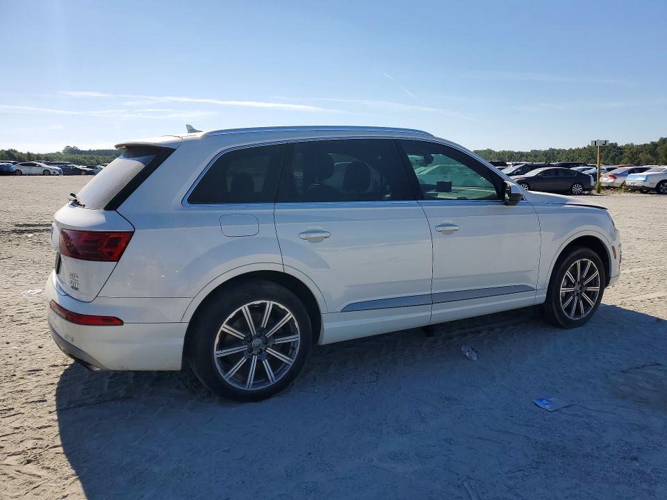 Photo 3 from auction – 2017 AUDI Q7 with VIN WA1LAAF70HD024897