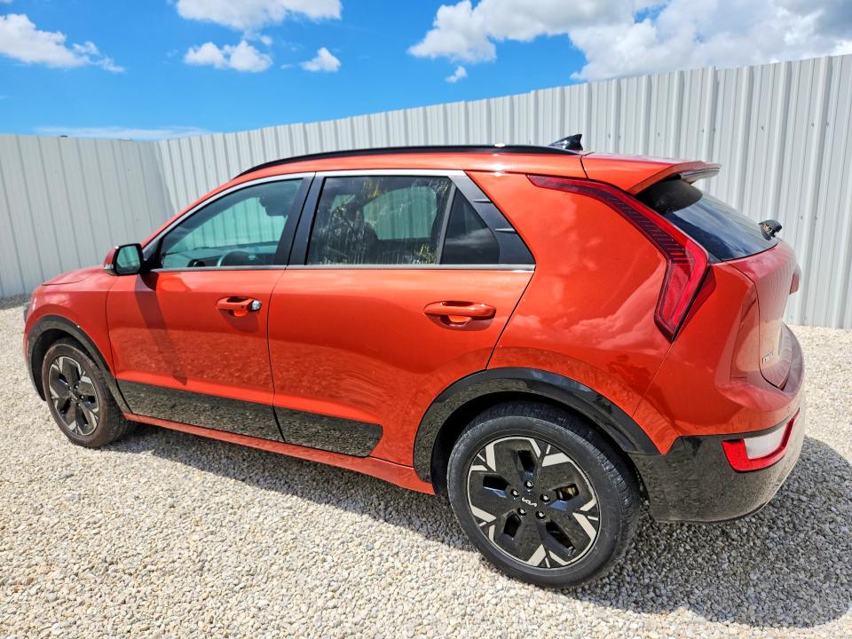 Photo 2 from auction – 2023 KIA NIRO with VIN KNDCR3L18P5024715