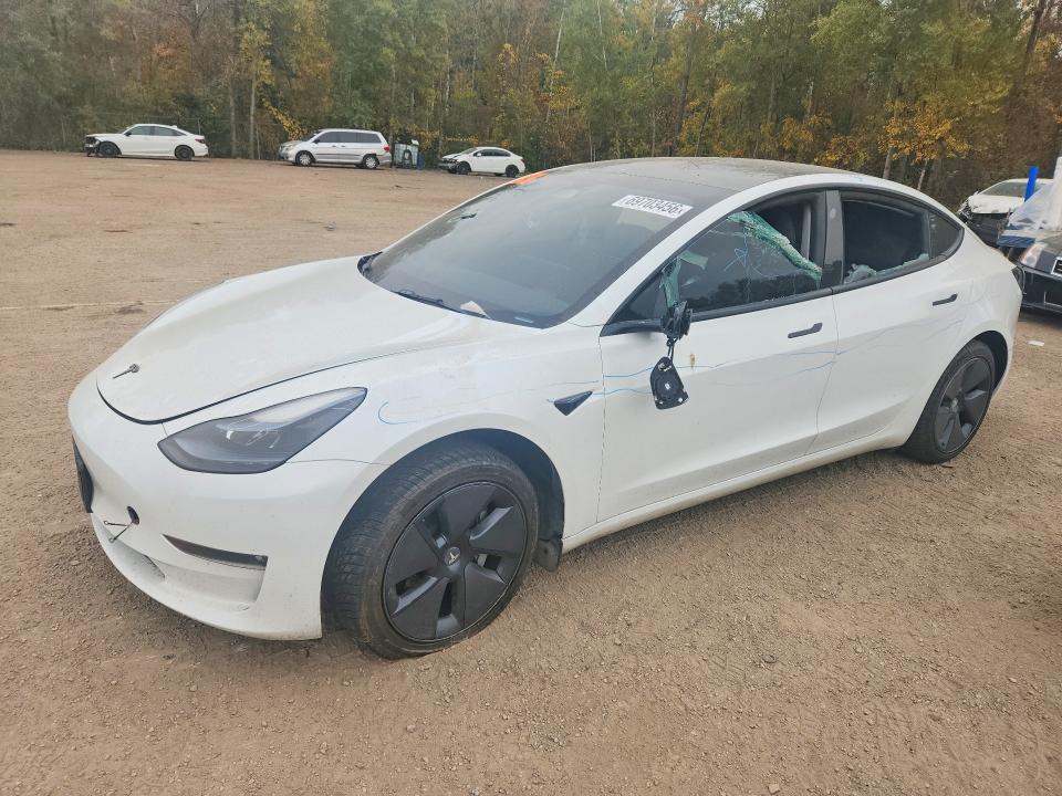 TESLA MODEL 3 2023 مع رقم تعريف المركبة LRW3E1EB6PC923426 - صورة من المزاد