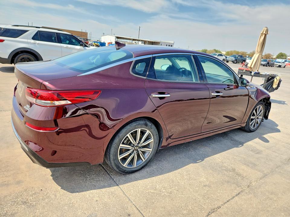 Foto 3 de la subasta – 2019 KIA OPTIMA con VIN 5XXGU4L18KG336656