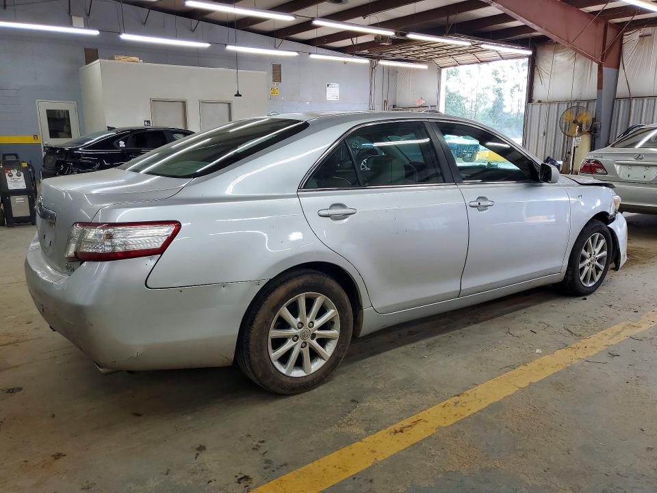 Photo 3 from auction – 2011 TOYOTA CAMRY with VIN 4T1BB3EK1BU132884