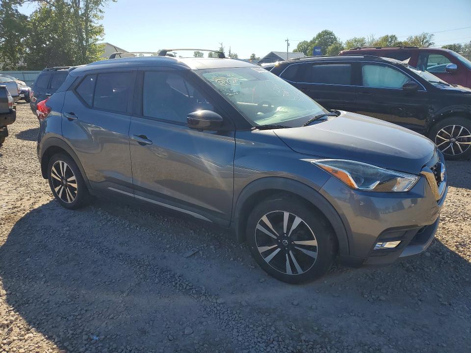 Снимка 4 от търг – 2019 NISSAN KICKS с VIN 3N1CP5CU5KL545317