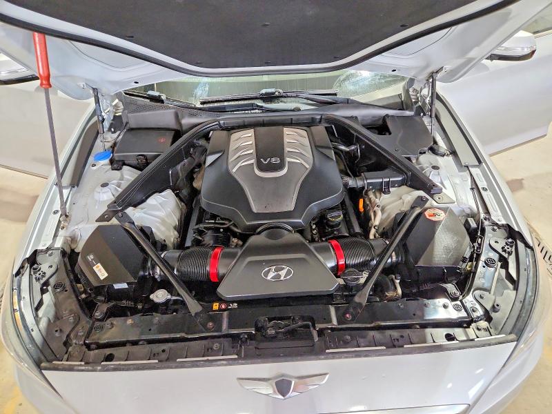 Photo 11 from auction – 2015 HYUNDAI GENESIS with VIN KMHGN4JF7FU064463