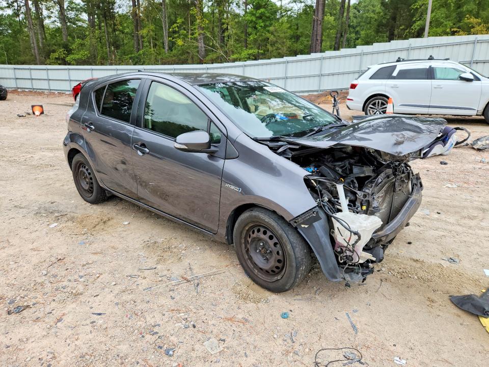 Photo 4 from auction – 2015 TOYOTA PRIUS C with VIN JTDKDTB35F1109871