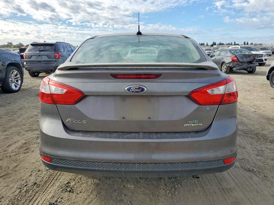 Photo 6 from auction – 2014 FORD FOCUS with VIN 1FADP3F21EL186005