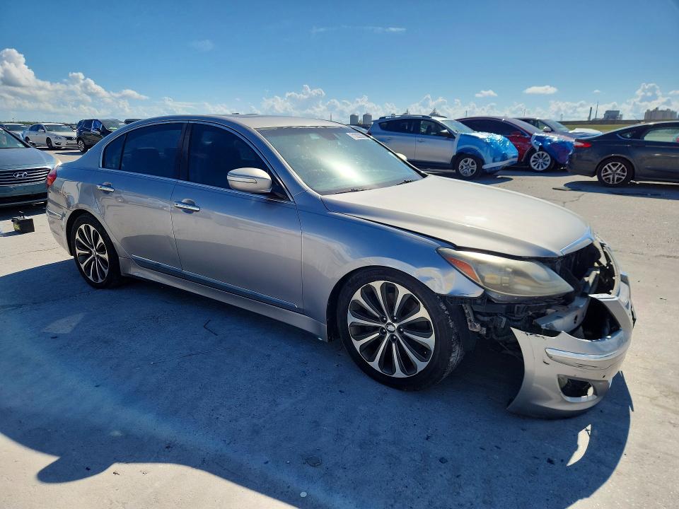 Photo 4 from auction – 2012 HYUNDAI GENESIS with VIN KMHGC4DH7CU158101