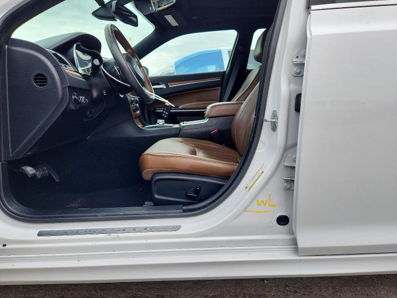 Фото 12 с аукциона – 2019 CHRYSLER 300C с VIN 2C3CCAPT9KH679702