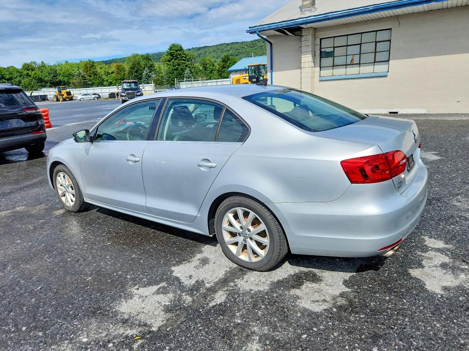 Photo 2 from auction – 2014 VOLKSWAGEN JETTA with VIN 3VWD07AJ6EM362305
