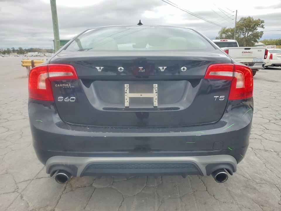 Foto 6 de la subasta – 2017 VOLVO S60 con VIN YV126MFL4H2423674