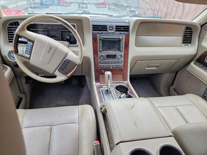 Photo 8 from auction – 2014 LINCOLN NAVIGATOR with VIN 5LMJJ2H57EEL06497