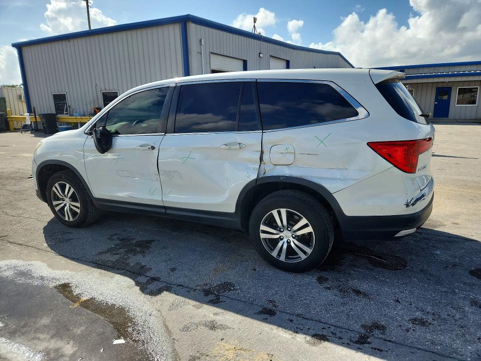 Photo 2 from auction – 2017 HONDA PILOT with VIN 5FNYF6H34HB061089
