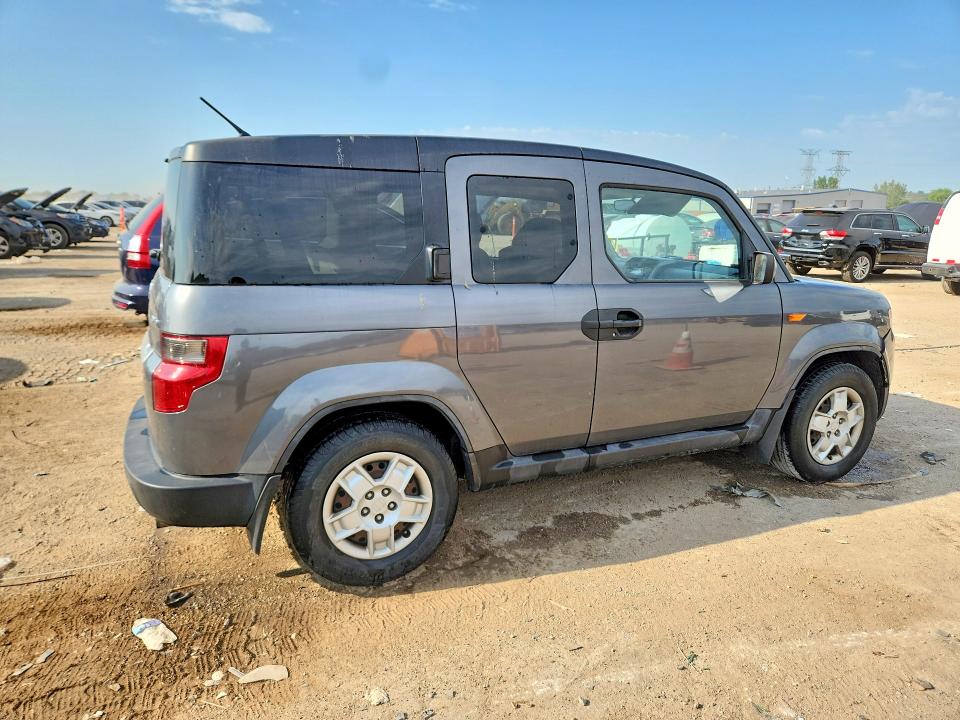 Photo 3 from auction – 2011 HONDA ELEMENT with VIN 5J6YH2H32BL006769
