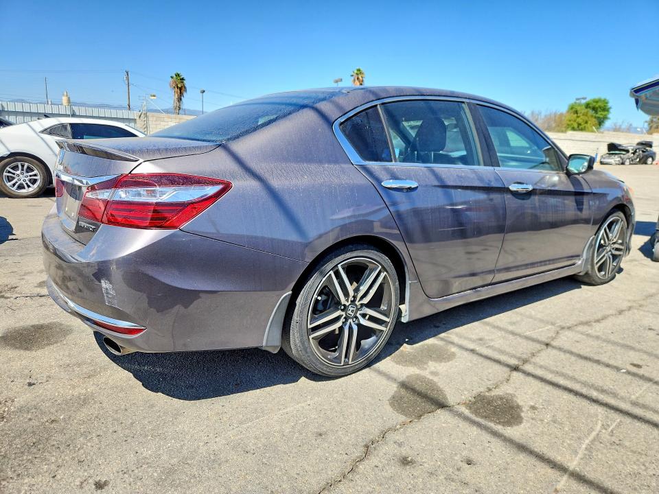 Photo 3 from auction – 2017 HONDA ACCORD with VIN 1HGCR2F59HA301052
