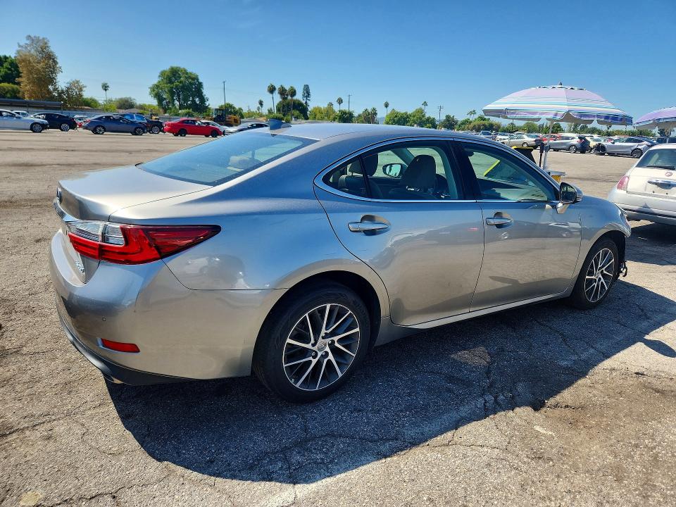 Photo 3 from auction – 2017 LEXUS ES with VIN 58ABK1GG1HU059465