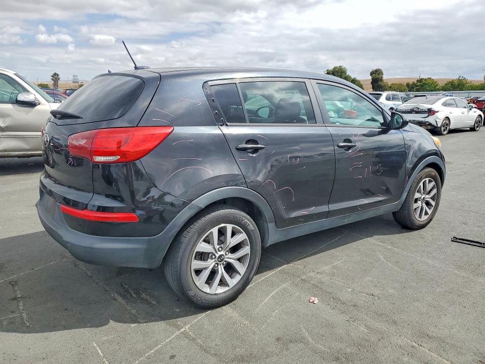 Photo 3 from auction – 2016 KIA SPORTAGE with VIN KNDPBCACXG7826813