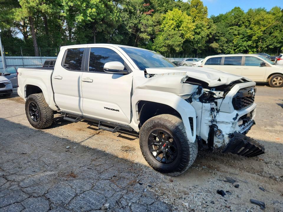 Снимка 4 от търг – 2024 TOYOTA TACOMA с VIN 3TYKB5FN5RT007804