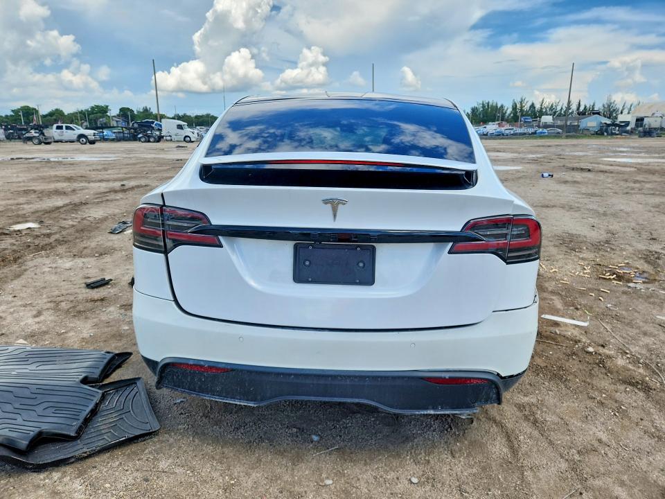 Zdjęcie 6 z aukcji – 2022 TESLA MODEL X z VIN 7SAXCDE57NF364445