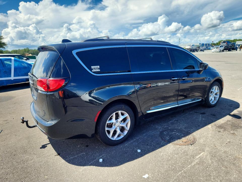 Фото 3 с аукциона – 2017 CHRYSLER PACIFICA с VIN 2C4RC1BG3HR823392