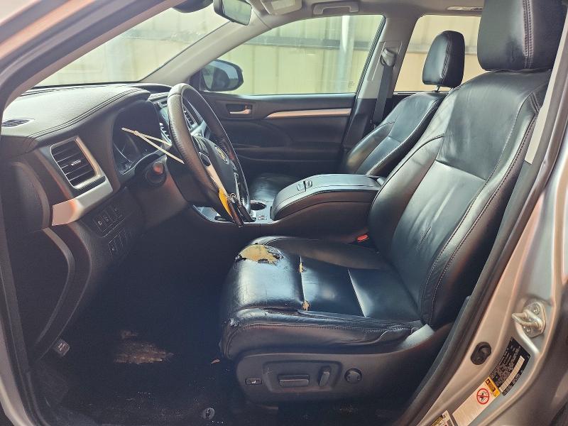 Photo 7 from auction – 2017 TOYOTA HIGHLANDER with VIN 5TDKZRFH8HS516910