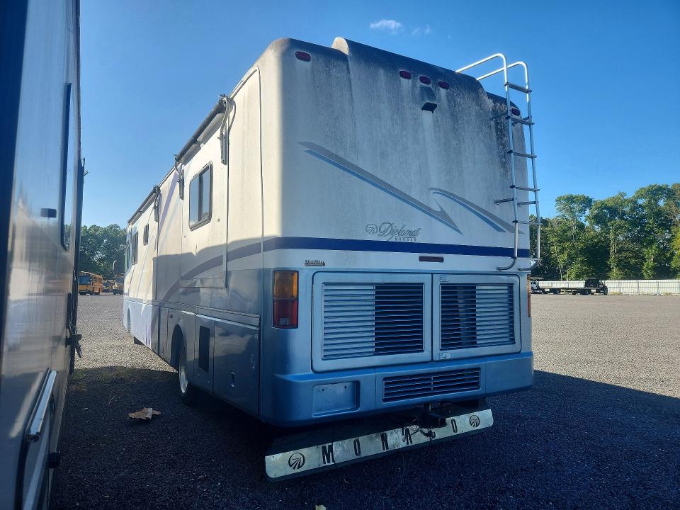 صورة رقم 2 من المزاد - 2001 ROADMASTER RAIL DYANASTER مع VIN 1RF12061912015710