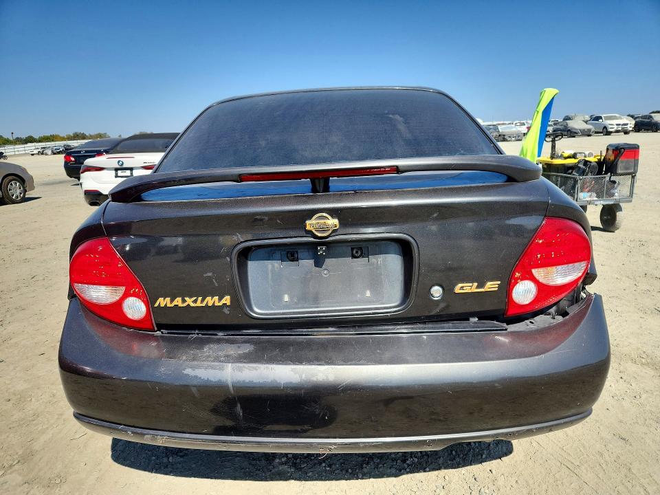 Снимка 6 от търг – 2000 NISSAN MAXIMA с VIN JN1CA31A0YT016313