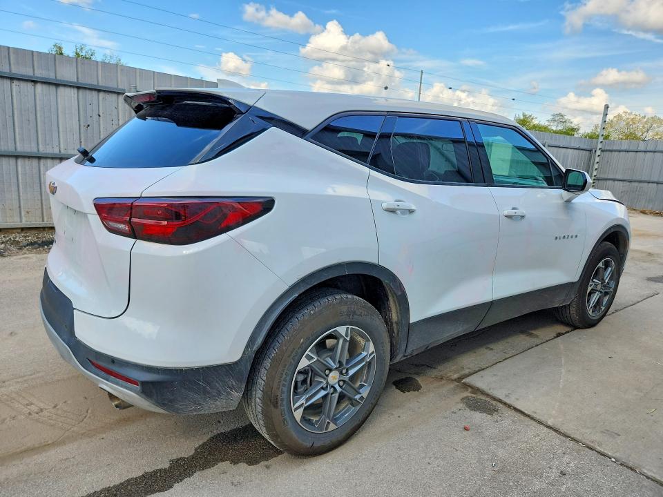 Photo 3 from auction – 2026 CHEVROLET BLAZER with VIN 3GNKBCR43TS147511