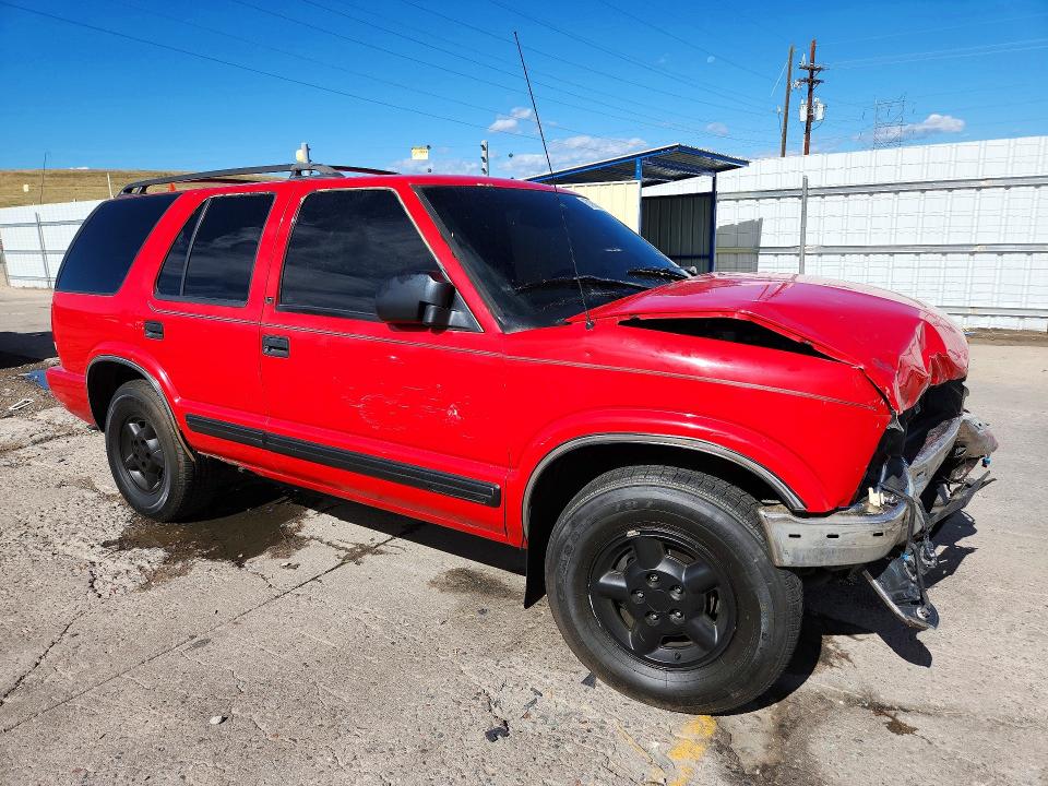 Photo 4 from auction – 2000 CHEVROLET BLAZER with VIN 1GNDT13W9Y2398556