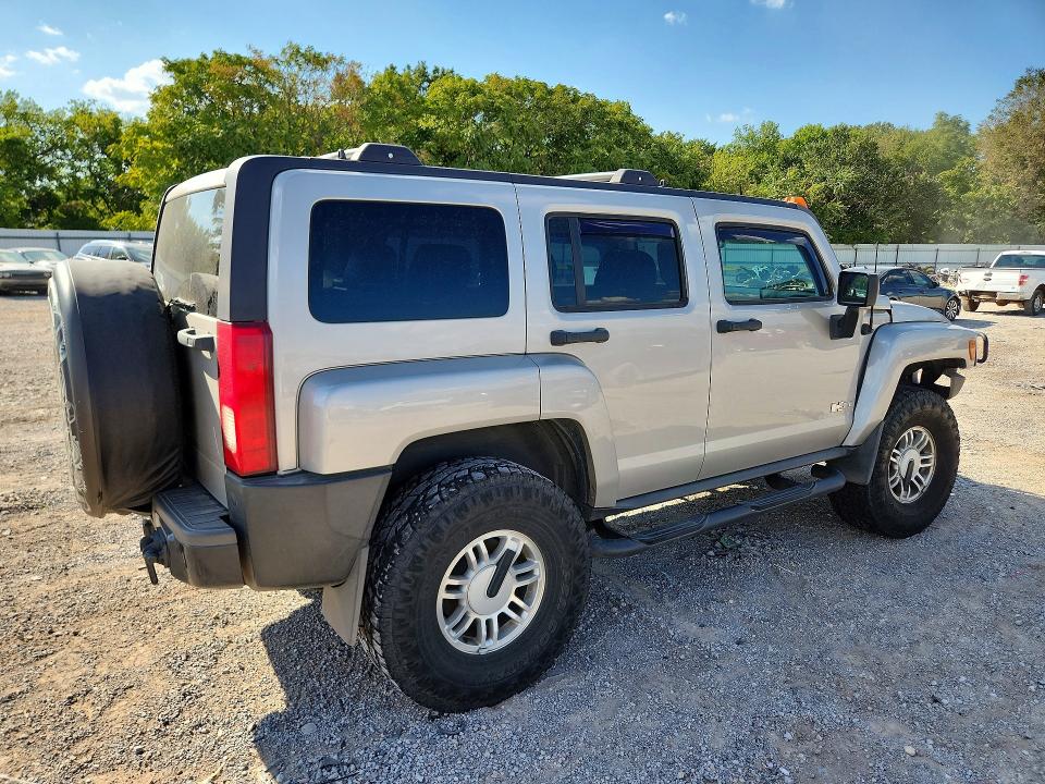 Photo 3 from auction – 2006 HUMMER H3 with VIN 5GTDN136068176865