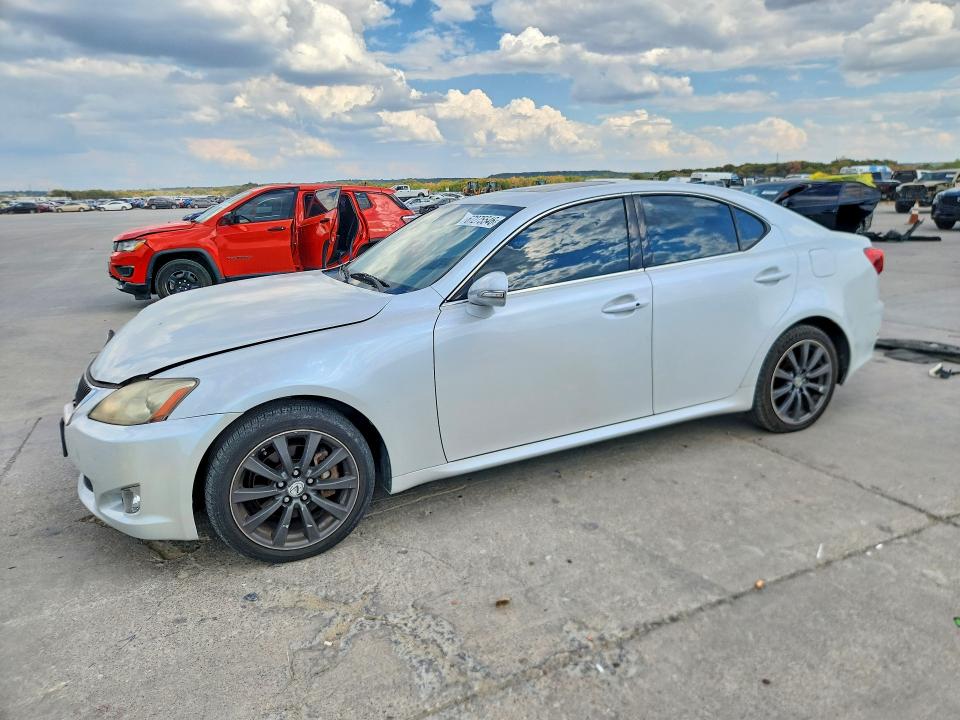 2010 LEXUS IS - Търг №67275546