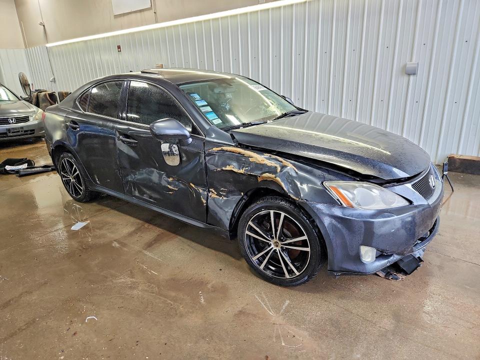 Photo 4 from auction – 2008 LEXUS IS with VIN JTHCK262385019344
