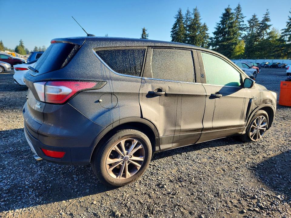 Photo 3 from auction – 2017 FORD ESCAPE with VIN 1FMCU0G93HUC81281