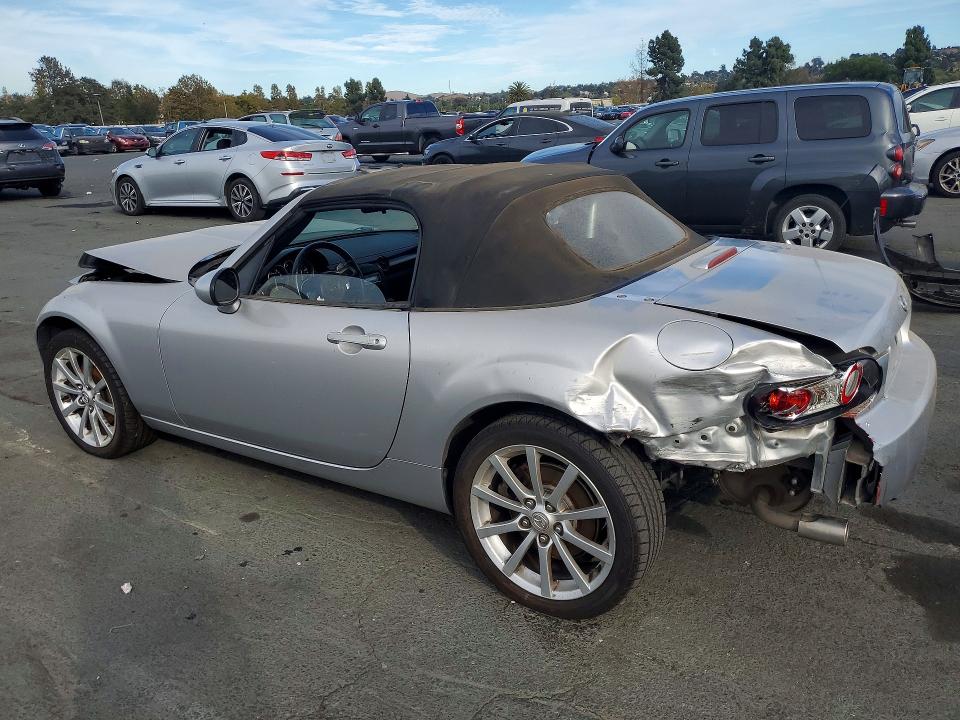 Photo 2 from auction – 2006 MAZDA MX-5 MIATA with VIN JM1NC25F660122263