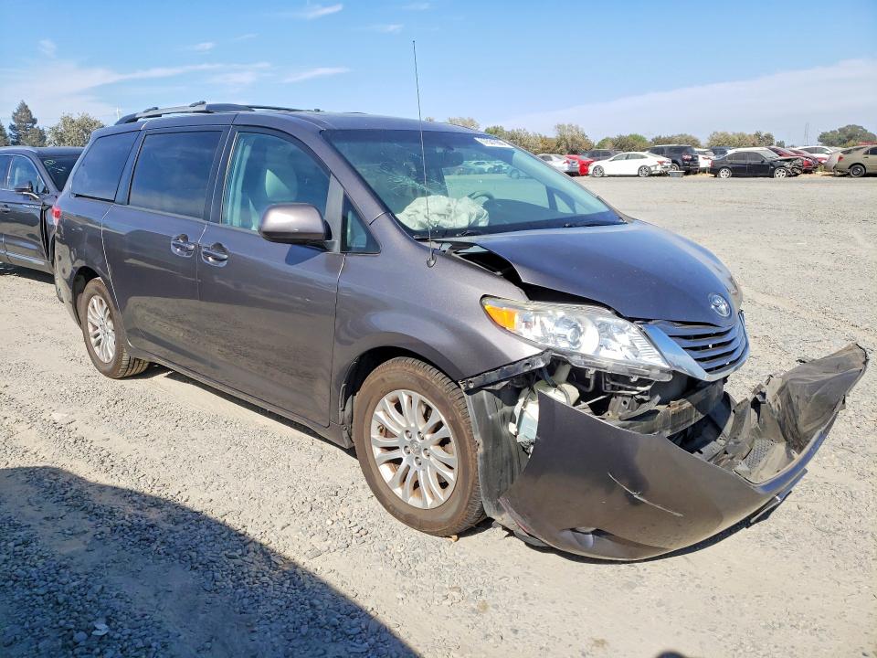 Photo 4 from auction – 2014 TOYOTA SIENNA with VIN 5TDYK3DC5ES433417