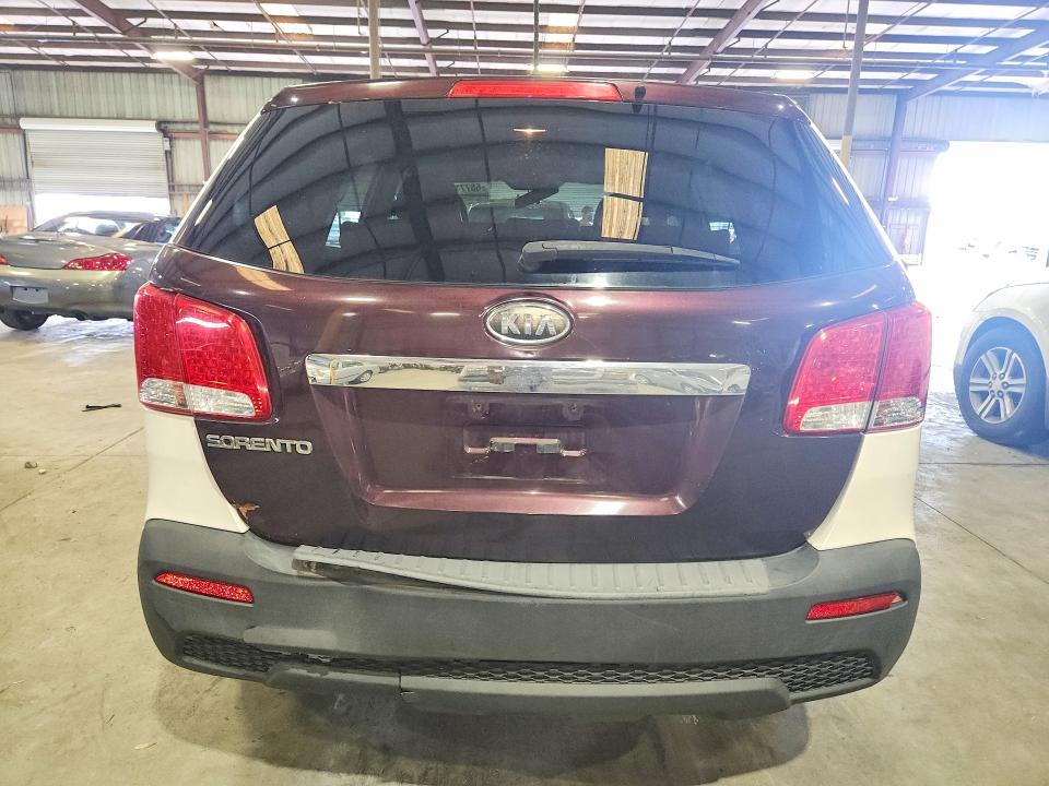 Photo 6 from auction – 2012 KIA SORENTO with VIN 5XYKTCA63CG221966