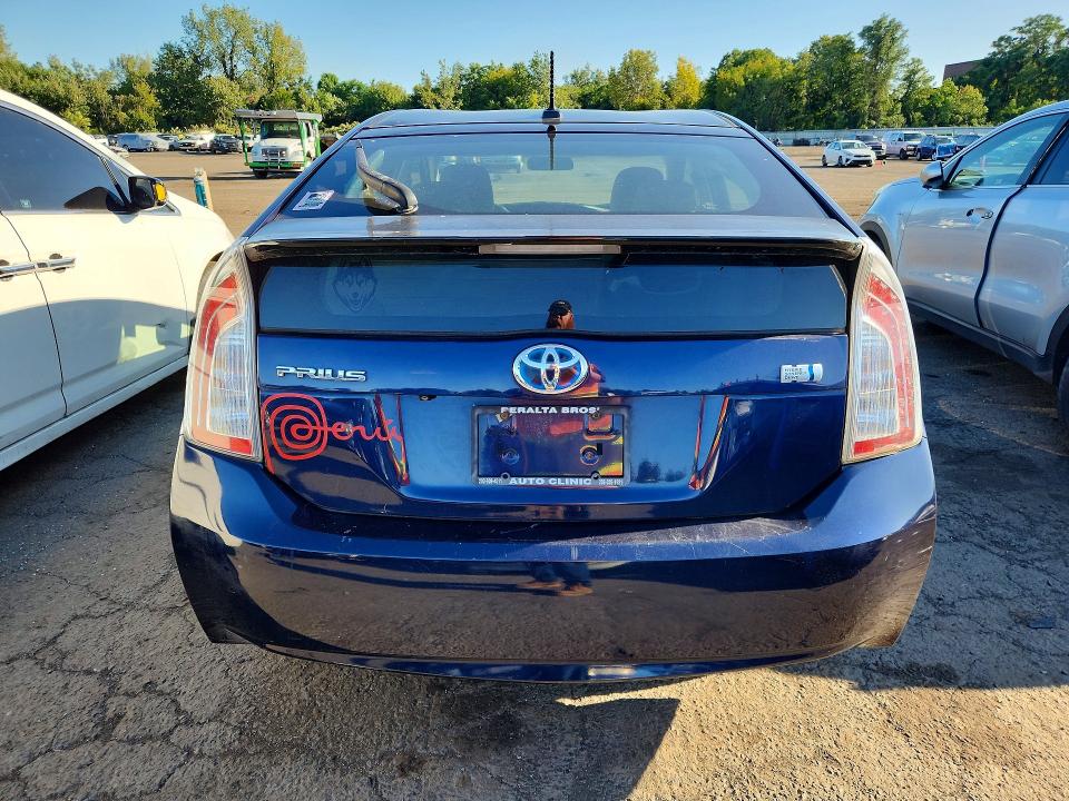 Photo 6 from auction – 2013 TOYOTA PRIUS with VIN JTDKN3DU1D0351370