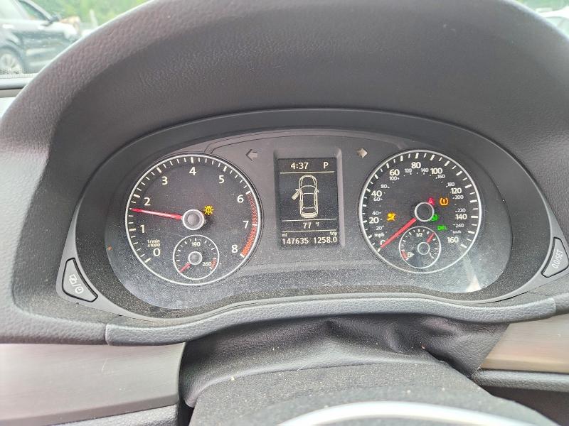 Photo 9 from auction – 2014 VOLKSWAGEN PASSAT with VIN 1VWBP7A3XEC007837