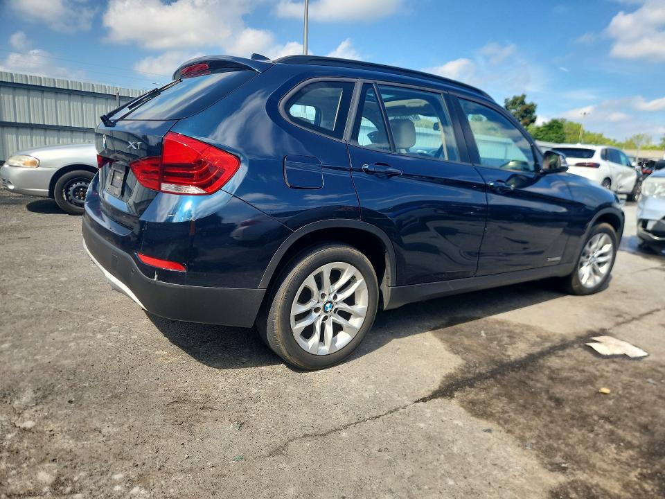 Photo 3 from auction – 2015 BMW X1 with VIN WBAVL1C57FVY30123